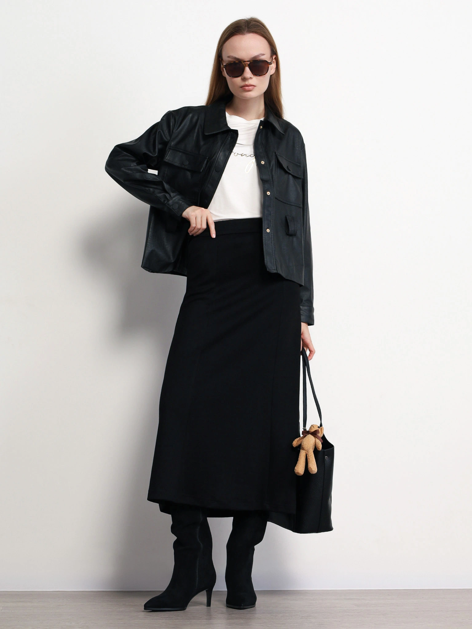 Юбка трикотажная черного цвета А-силуэта